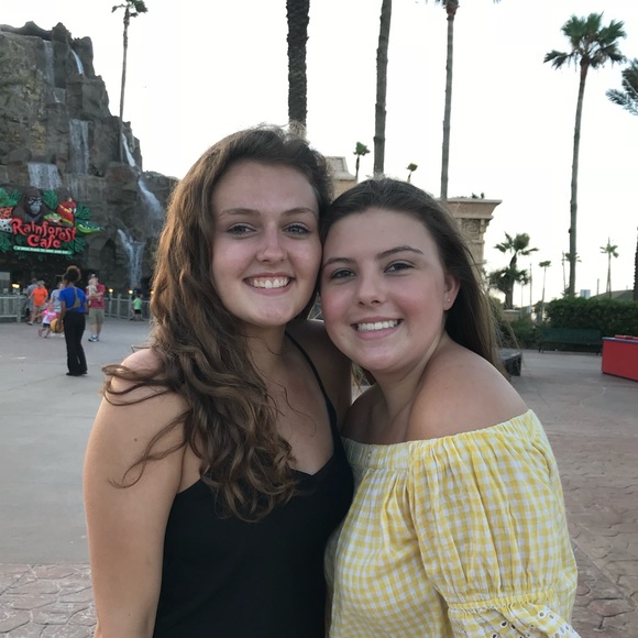 Meet your Posher, Ashley - Picture 1 of 2